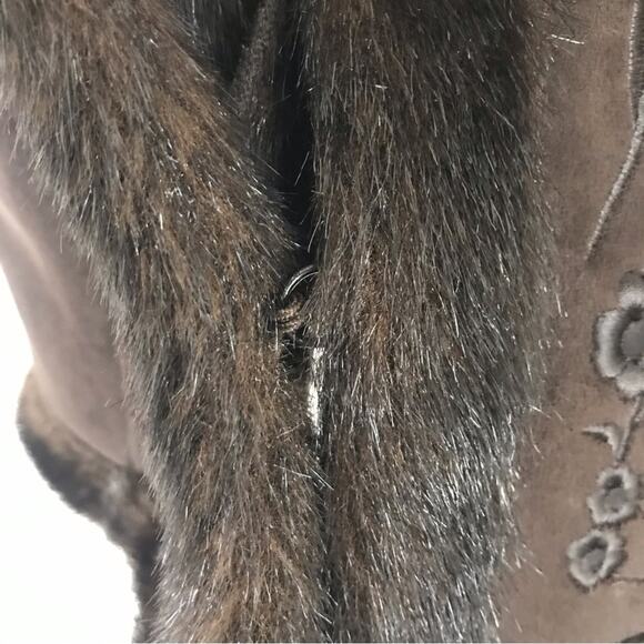 Vintage Regent Park Faux Suede Faux Fur Brown Embroidered Vest Size S - Picture 10 of 14